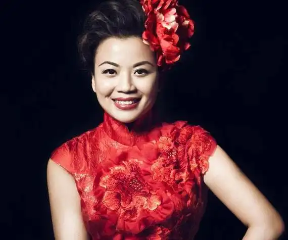 张也有过几个老公 50多岁也并没有结过婚