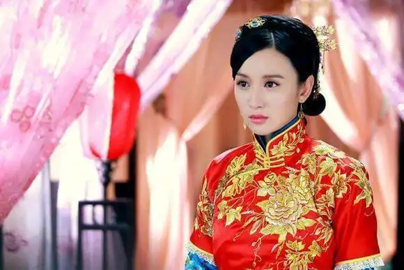 张萌饰演吴翠翠《情定三生》肖涵饰演伏蓉《爱无痕》李心艾饰演寇兰芝