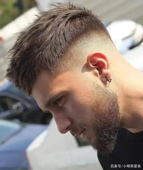 2020夏季发型帅翻了,当下流行的欧美风的男士,都这样剪!