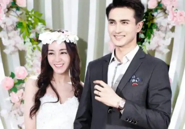 迪丽热巴一直没有谈男朋友吗(迪丽热巴谈恋爱)(3)