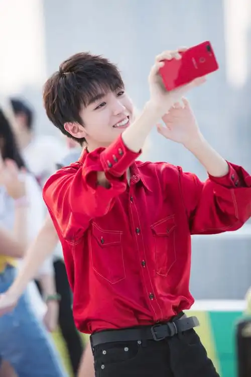 王俊凯说泰语开启暴走模式