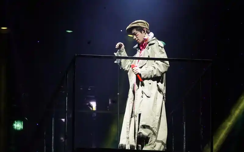 【华晨宇|小爱】2019海口演唱会 好想爱这个时间啊 11.16场