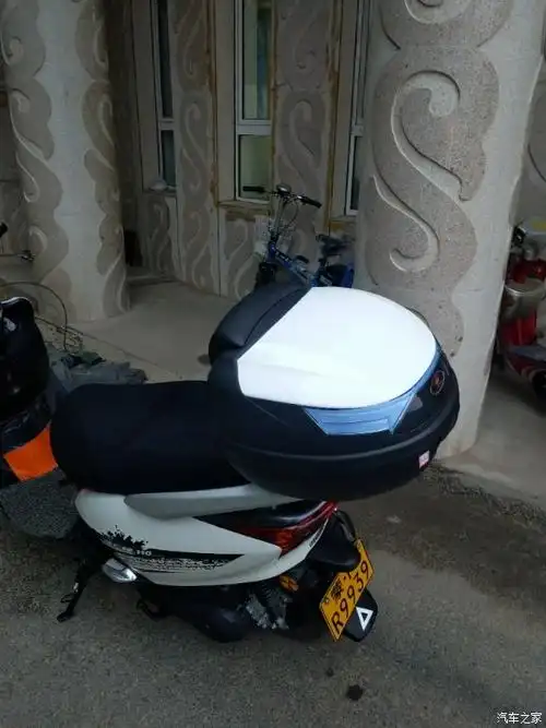 本田佳御110加装尾箱