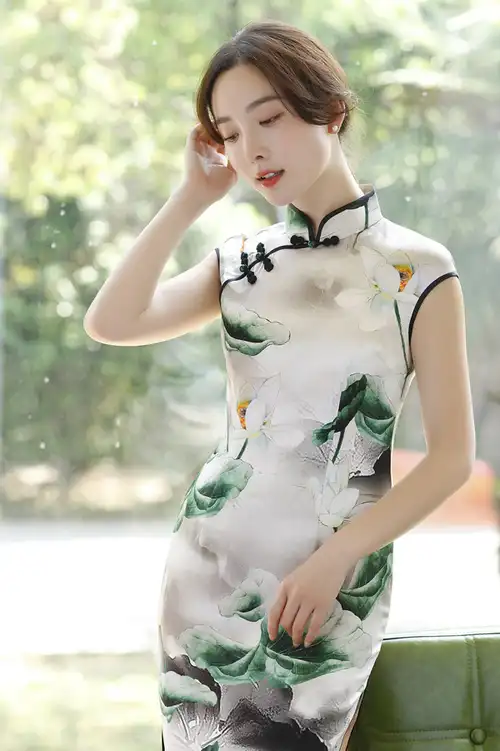 穿旗袍的女人,总是让人过目难忘!_气质_生香_风情