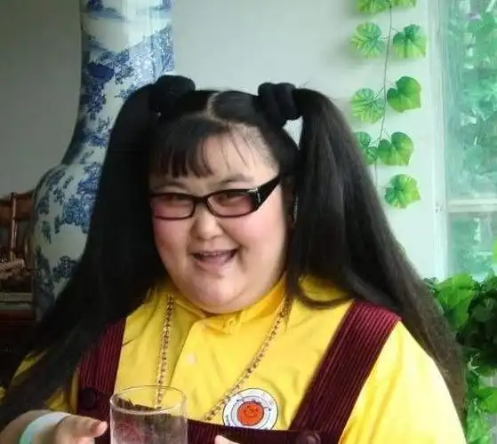 中国最胖女演员被周星驰捧红100天狂减140斤逆袭找超帅老公