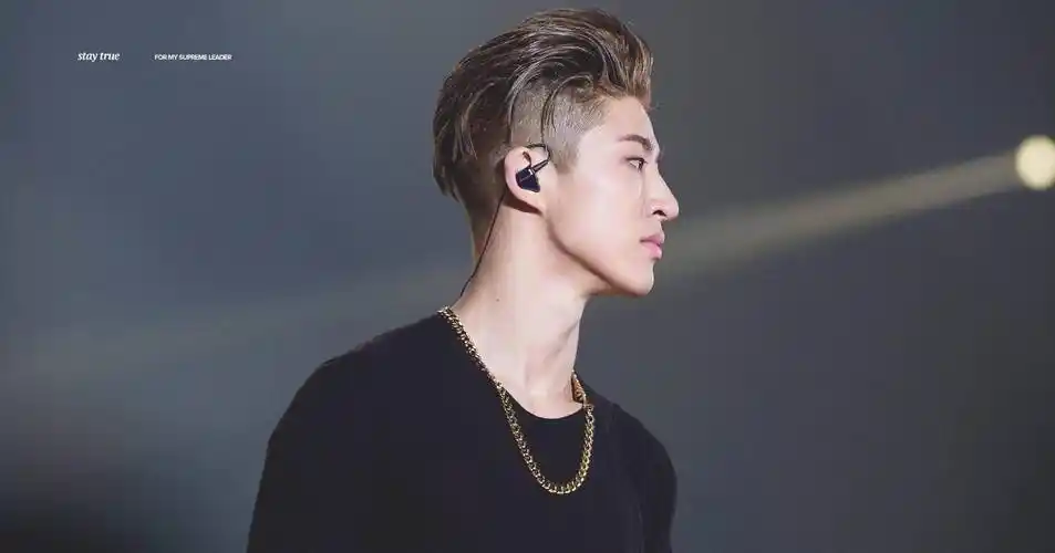 除此之外blackpink也是被曝出jennie霸凌lisa的事件,其实这件事不管是