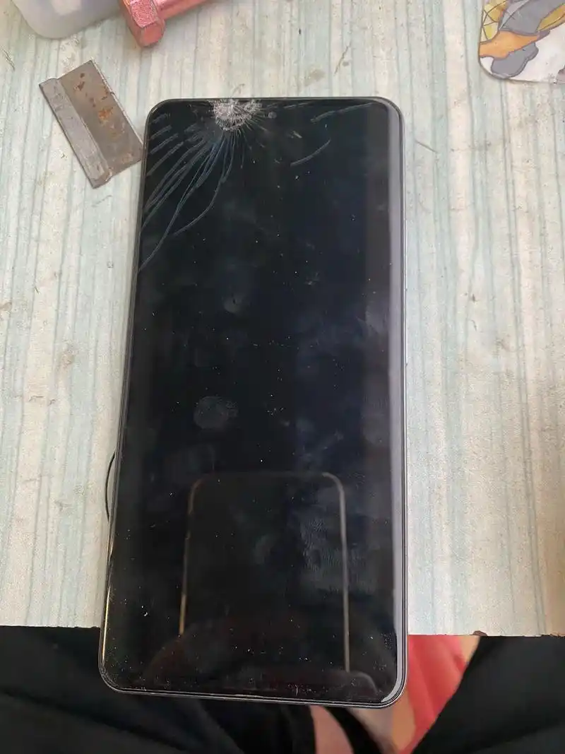 大家都在搜: 润升手机维修 粉丝 643 获赞 4785 关注 红米k40屏幕坏了