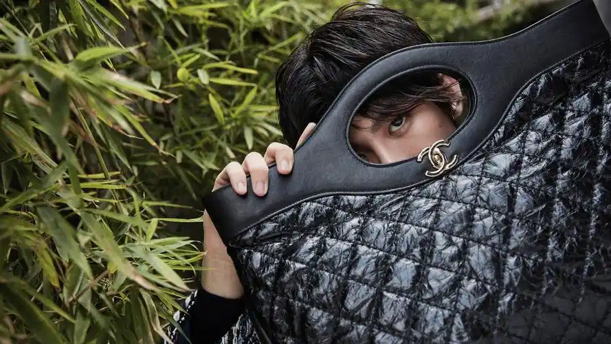 蔡徐坤杂志写真帅气图片壁纸