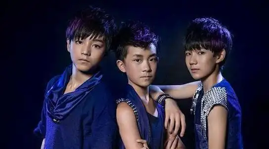 来看明星出道前后的对比照片tf三小只变化大刘亦菲没差别