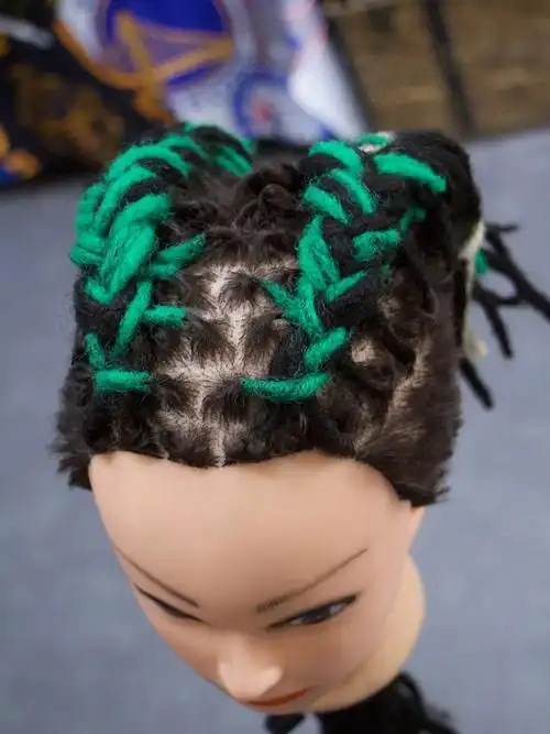 徒弟的第一头传统脏辫脏辫培训