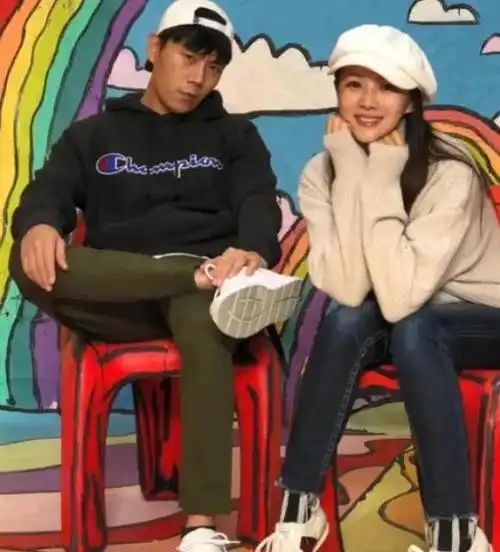 伊能静新加坡被偶遇56岁仍拥有仙女脸网友狂赞紧致白皙好美丽