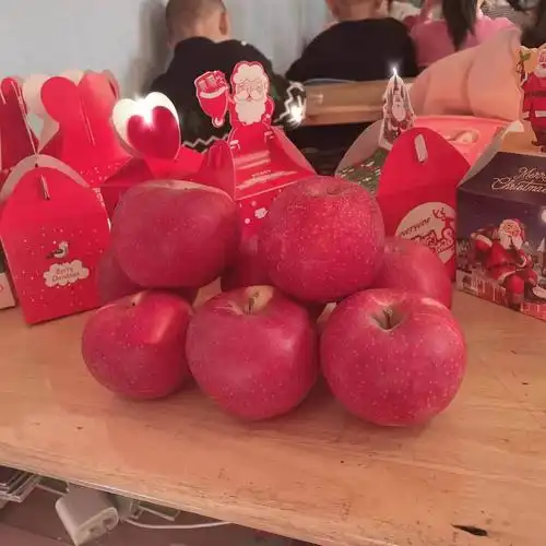 平安夜孩子们收到礼物那幸福瞬间!