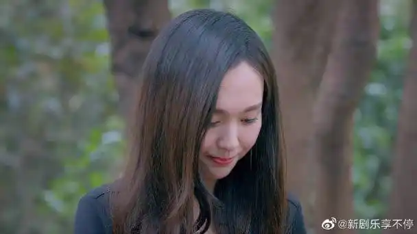 克拉恋人:米朵当女主角的替身,主动吻了萧亮,都快笑疯了!