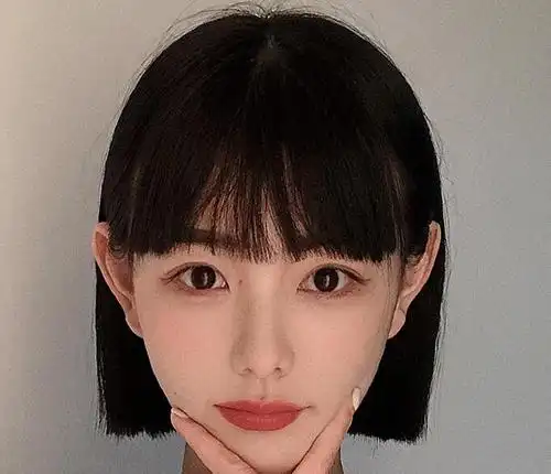 学生适合留什么刘海1,齐刘海几乎每个人的童年都会有一段齐刘海的经历