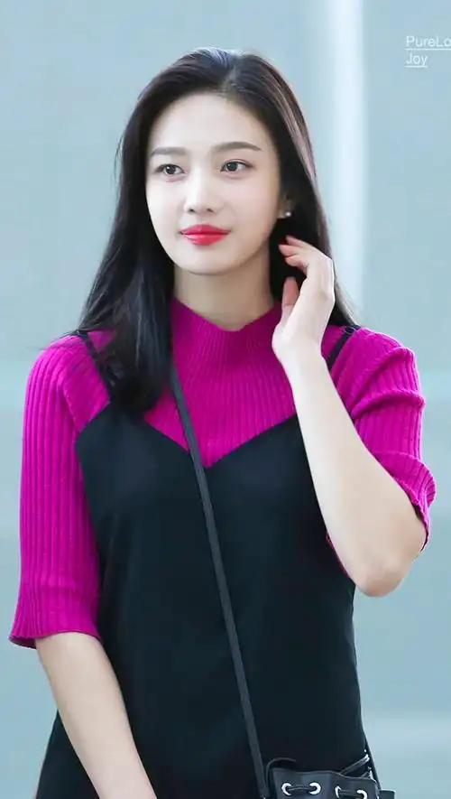 朴秀荣时尚靓丽写真,这颜值真好看,你喜欢她吗