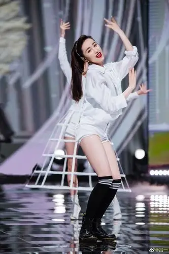 唐嫣为吕一打call要成为更加自信的串姐