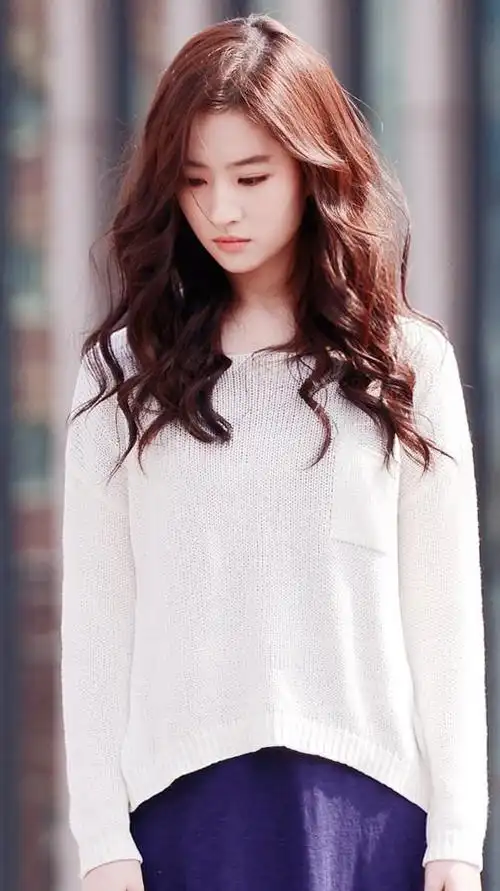 露水红颜的刘亦菲,她是一件艺术品,当之无愧的女神