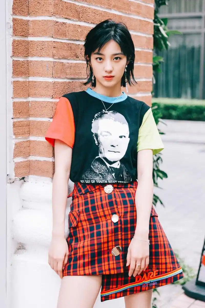 万鹏粉嫩俏皮写真图片16