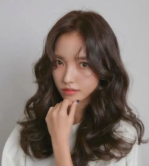 简约大气的烫发韩式气垫烫