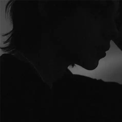 男生头像冷酷侧脸高清黑白唯美我就喜欢这样的男头