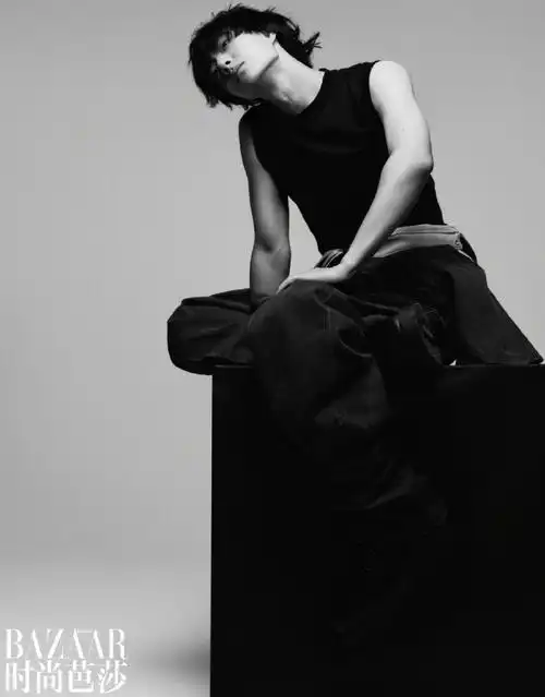 王一博时尚芭莎开年封面