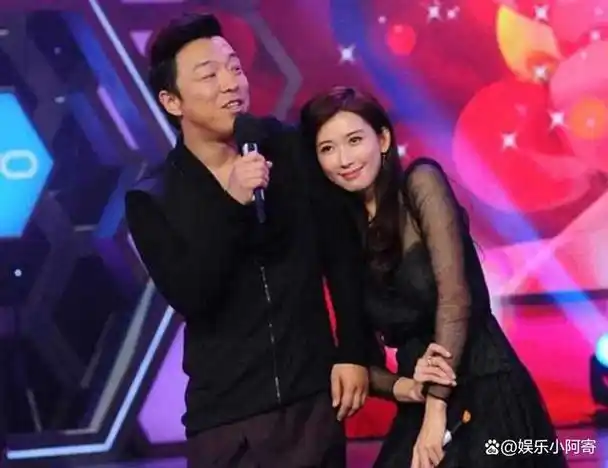回顾黄渤曾被林志玲公开表白成名后娶初恋为妻两人恩爱至今
