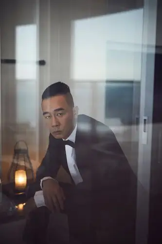 陈小春出席海南岛电影节致敬讲述光影与梦