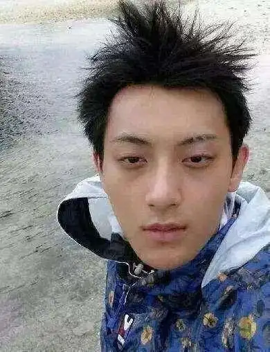 比女明星卸妆更凶猛的是男星卸妆 陈赫是个坑 吴亦凡毁形象