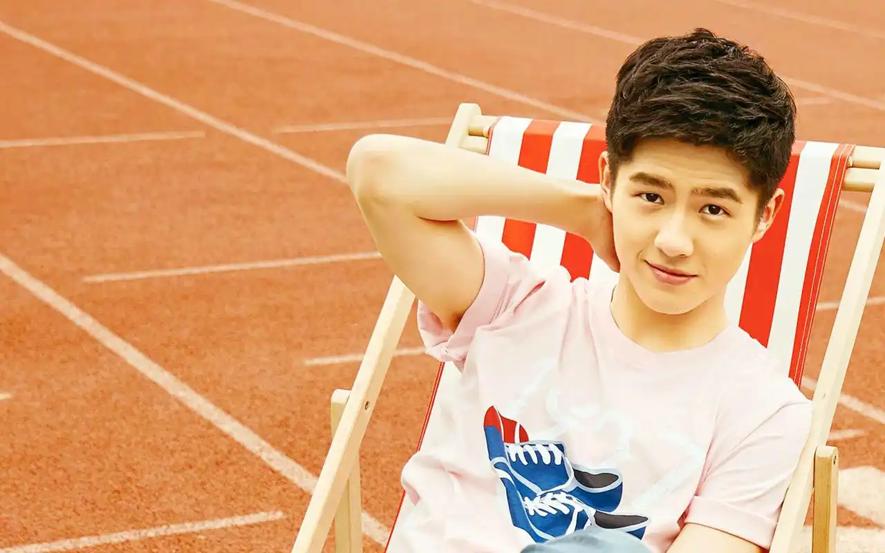 刘昊然时尚帅气写真图片桌面壁纸