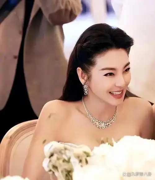 暴躁娇妻张雨绮情史两任前夫都是父亲辈34岁已两婚两离两个娃