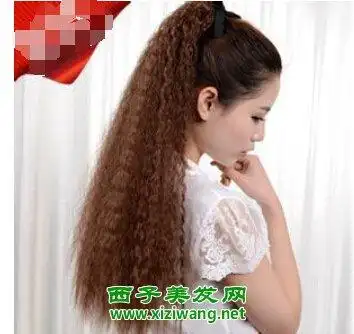 2015年女生好看隐形烫发型图片