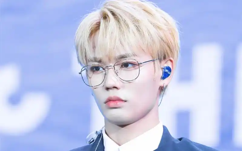 【林彦俊】不开心就看林彦俊,这笑起来也治愈了吧