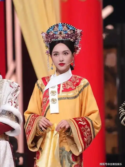 唐嫣在王牌对王牌里的皇后妆造太好看了,梦回锦绣未央!