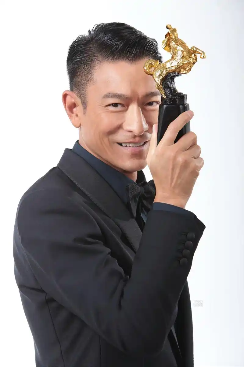 刘德华取消演唱会后续 刘德华:将以个人名义补偿歌迷