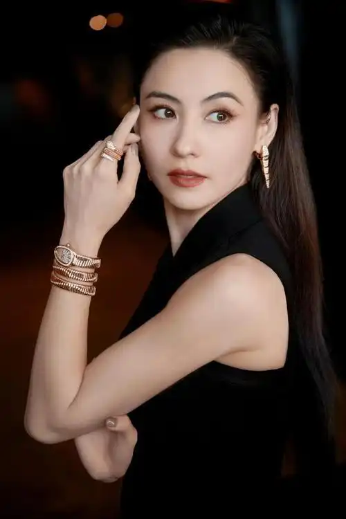 张柏芝骨相真抗老!