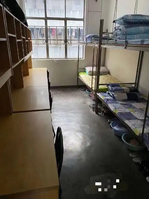 艰苦奋斗的石牌男生宿舍