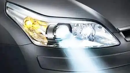 3886次阅读2019-12-25汽车大灯能当投影仪?惊不惊喜意不意外?