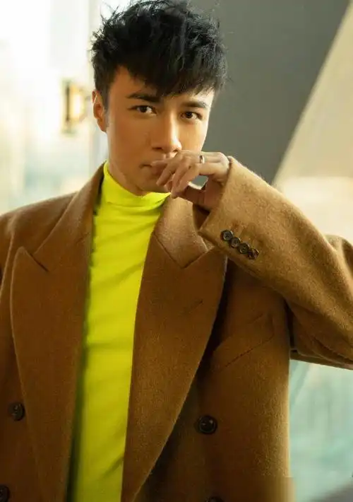 古巨基首晒儿子脸照,萌娃大眼睛好像爸,完美继承父亲的基因