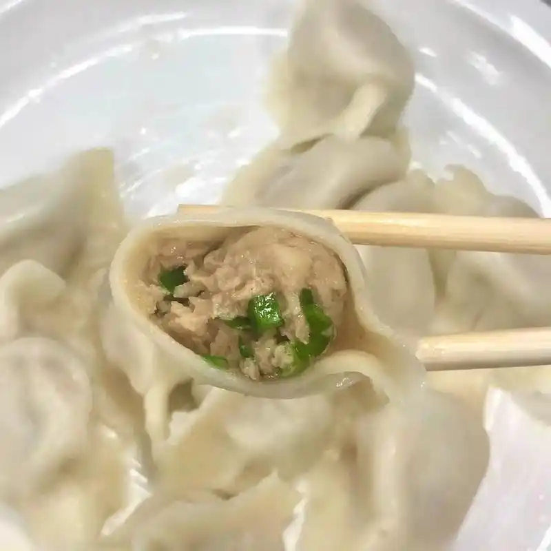 现包手工水饺.咬一口都是满满的汤汁#真材实料才能做出好味道  - 抖音