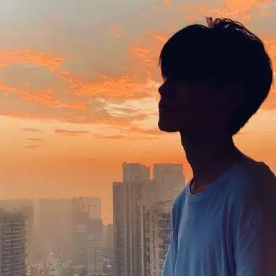 黄昏男生头像说不出如斯寂寞表情的男生