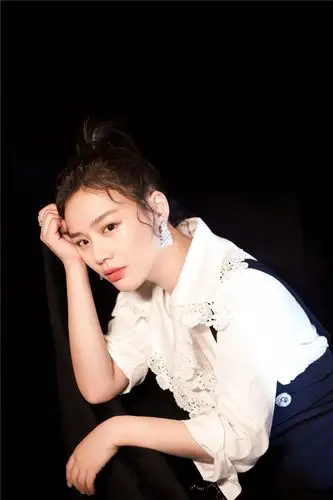 马思纯复古风出席盛典 获"百变小花"荣誉