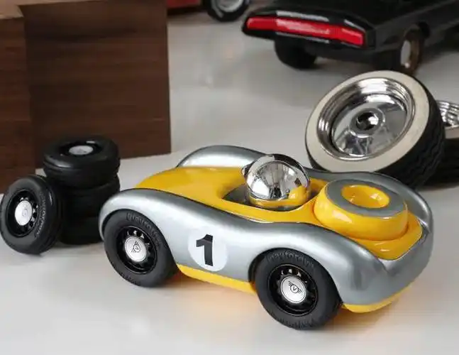 男人永远长不大只是随着年龄增长拥有的玩具越来越大