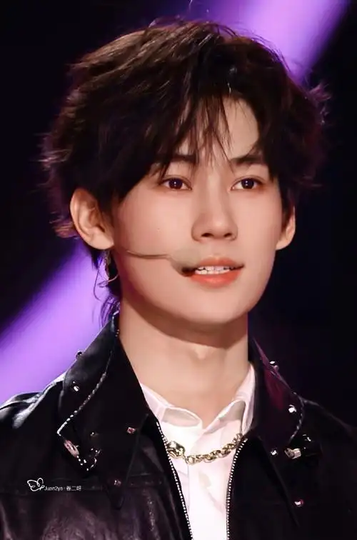 张真源奔跑吧##时代少年团楼外楼首秀