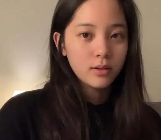 欧阳娜娜素颜到底有多美卸妆后近镜头一看网友这下开心了