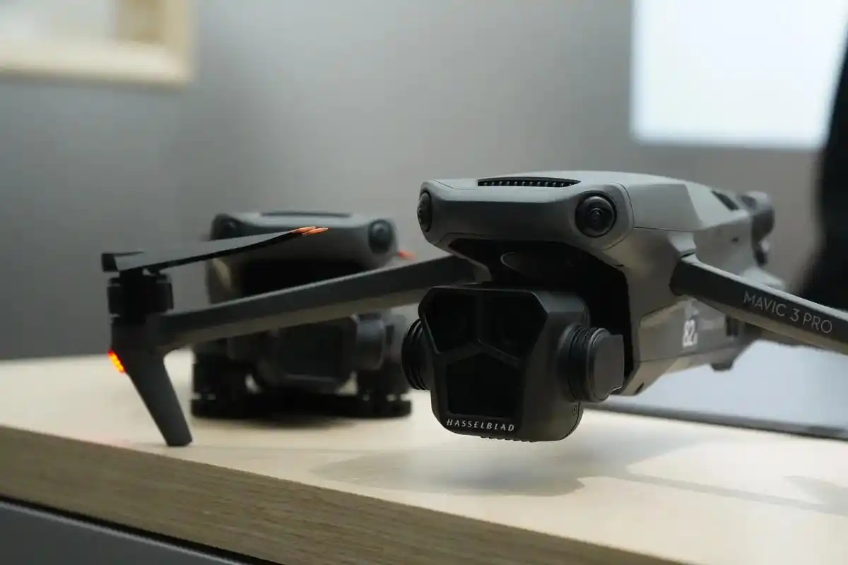 光影三重奏#大疆无人机 #大疆 #飞友日常 #航拍 - 抖音