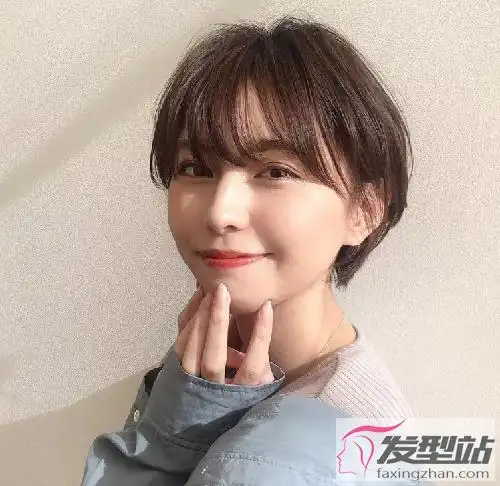 20岁女生气质短发职场小白发型首选