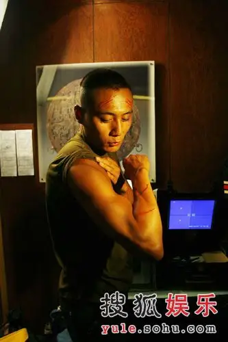 刘烨片场大秀"爱情肌肉"提谢娜张杰脸色突变