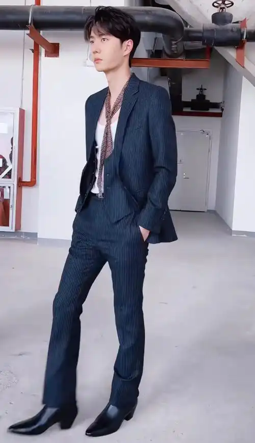 受不了,这哥的腿逆天了#王一博