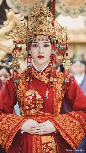 《燕云台》唐嫣当上皇后的12个造型,头饰都太繁琐,与演技不匹敌