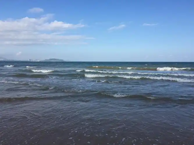 面朝大海春暖花开—-住在三亚最美的风景就是看海 碧绿的翡翠般的海水